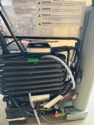 Frigider Freucamp RAE90L, 88l litri cu alimentare pe gaz / 12V / 220V pentru montat in camper, 51 x 75,5 x 59,7 cm - Img 12