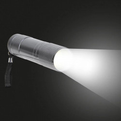 LED torch and batteries included - Img 4