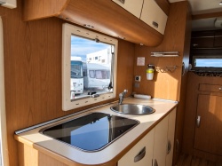 XGO Family 103 Renault Master 2.5L (120CP) campervan – 2011 - Img 11