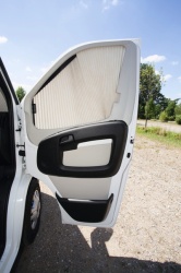 USI Fiat Ducato X290 dupa 2021 , jaluzele REMIfront IV BEJ S8