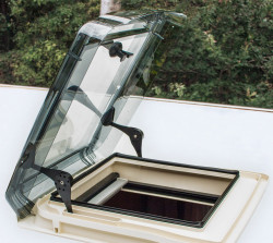40 x 40 RemiTop Vista 40 x 40 RemiTop hatch with tilt opening, blind and mosquito net - Img 4