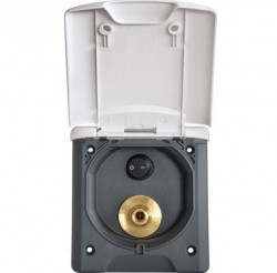 External shower connection with Gardena-type plug and magnetic locking cover