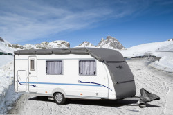 Brunner caravan cover made of 4-layer SFS polypropylene, breathable and UV resistant - Img 9