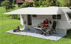 Vario sun protection canopy for caravans