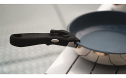 Blue Oak stainless steel camping cookware set with removable handles - Img 3