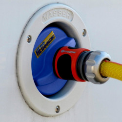 Water supply cap with Gardena hose connection