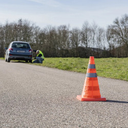 Foldable LED traffic signalling cone, 41 cm, made of durable waterproof material - Img 4
