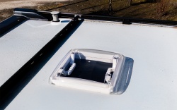 Trapa 40x40 Berger, deschidere pe toate laturile, capac transparent, plasa de tantari si jaluzea retractabila - Img 2
