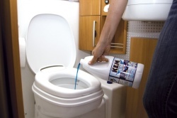 Solutie sanitara cu antigel inclus " Super Kem Blue " 2l pentru toalete ecologice, original - Img 4