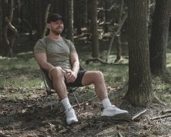 Willow compact camping chair with included cover - Img 7