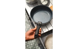 Blue Oak stainless steel camping cookware set with removable handles - Img 4