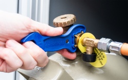 Cheie pentru regulator de presiune gaz model Germania si furtunul de conexiune - Img 2
