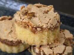 Walnut and Jam Meringue - Img 2