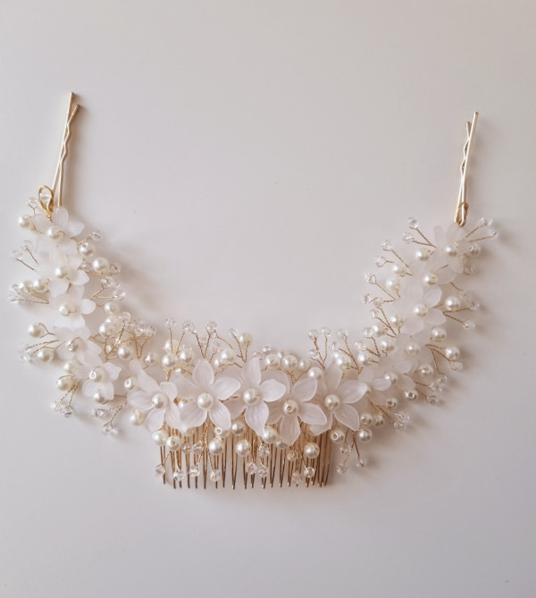 Accesoriu de par handmade auriu, cu flori si perle