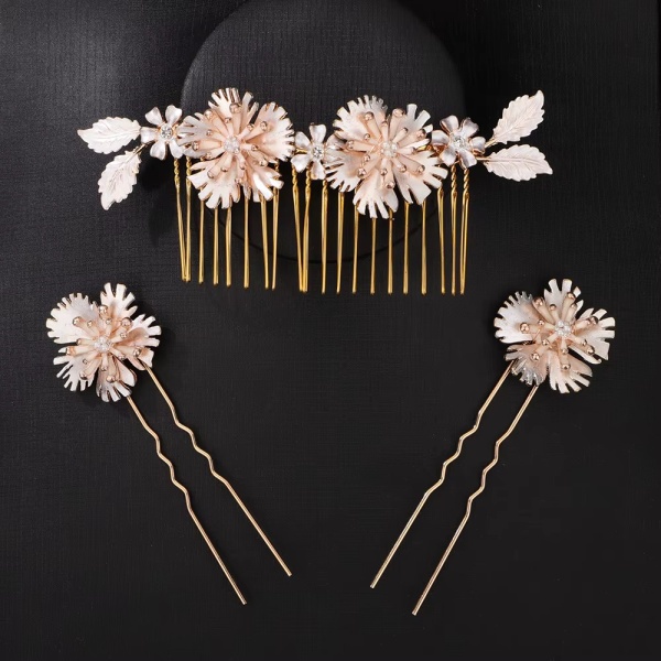 Set accesoriu par stil pieptene si agrafe de par aurii, cu floricele