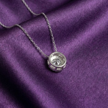 Lantisor argint 925 cu diamant moissanite
