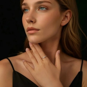 Inel din argint cu diamant moissanite