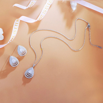 Set bijuterii elegant cu zirconiu
