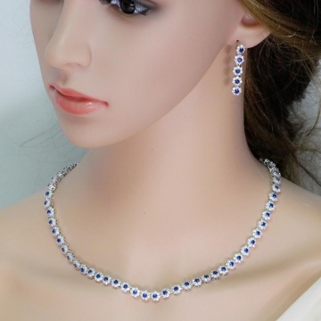 Set bijuterii elegant cu pietre albastre