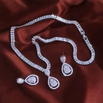 Set bijuterii cu pietre de zirconiu