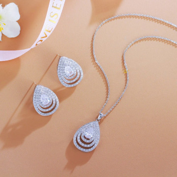 Set bijuterii elegant cu zirconiu