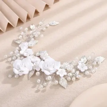 Ornament par cu trandafiri albi si perle