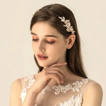 Accesoriu par auriu in stil grecesc