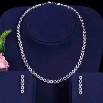 Set bijuterii elegant cu pietre albastre