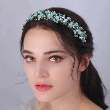 Diadema handmade cu margele verzi 
