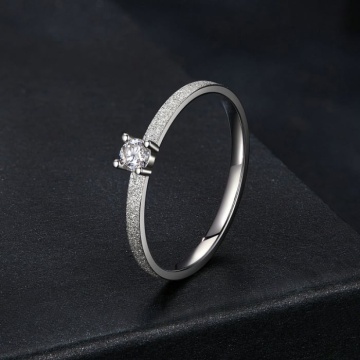 Inel din argint cu diamant moissanite