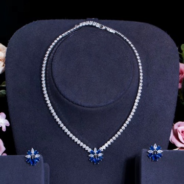 Set bijuterii elegant cu pietre albastre