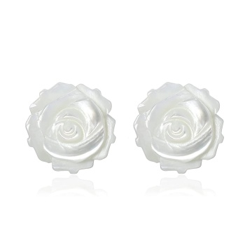 Cercei albi in forma de floare, cu surub din argint placat cu aur 14K, Erin Gold