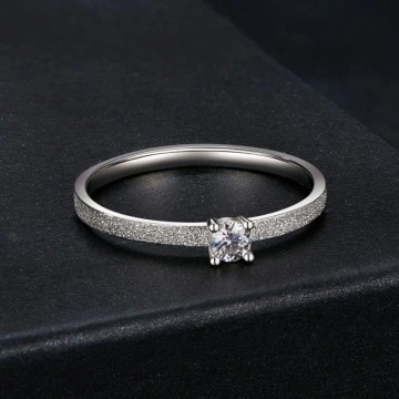 Inel din argint cu diamant moissanite