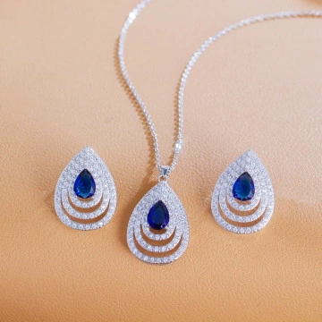Set bijuterii elegant cu pietre albastre