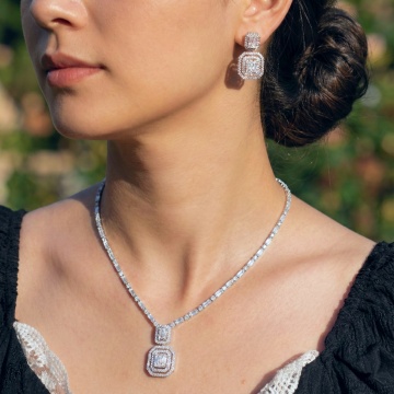 Set bijuterii cu zirconii in forme geometrice