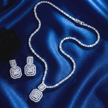 Set bijuterii cu zirconii in forme geometrice