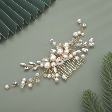 Accesoriu par auriu cu perle