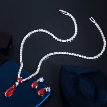 Set bijuterii cu zirconii rosii