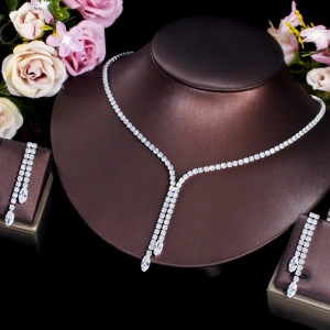 Set bijuterii elegant cu zirconiu