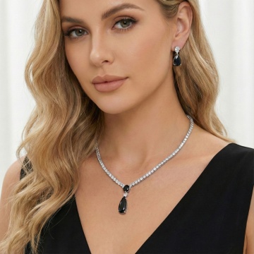 Set bijuterii cu zirconii negre