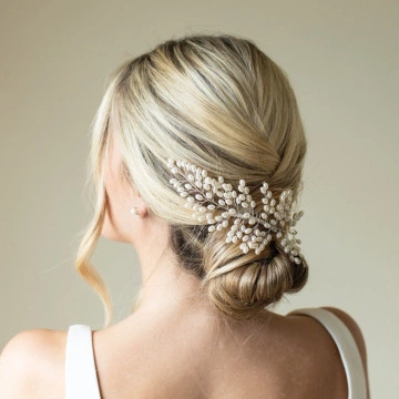 Accesoriu par argintiu, stil pieptene, cu perle albe, Blair