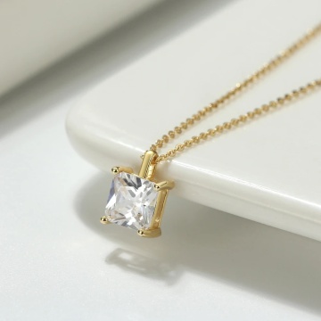 Colier argint 925 placat cu aur 14K si piatra din zirconiu patrata