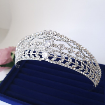 Tiara mireasa argintie cu cristale si zirconii cubice