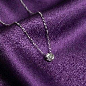 Lantisor argint 925 cu diamant moissanite
