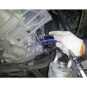 Dispozitiv de spalare / inlocuire ulei pentru transmisii automate, inclusiv set de adaptoare cu 35 de piese, Brilliant Tools BT626050 - Img 4