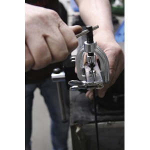 Presa pentru bercuit conducte de frana, 4.75 - 5 - 6 - 8 - 10 mm, 1/4", 1/2", BGS 8615 - Img 5