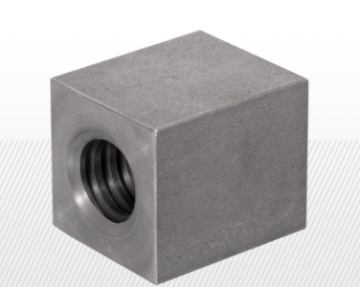 Cetvorougaona Navrtka Tr16x4 30x30.L35