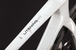 BICICLETA CUBE LITENING AIR C:68X PRO CHALKYFIBRE GOLD 2027 52 cm - Img 3