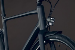 BICICLETA CUBE NULANE PRO FE NIGHT CHROME 2027 L - Img 4