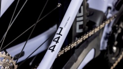 Bicicleta Electrica Full suspension CUBE Stereo Hybrid ONE44 EXC cyclamen´n´black